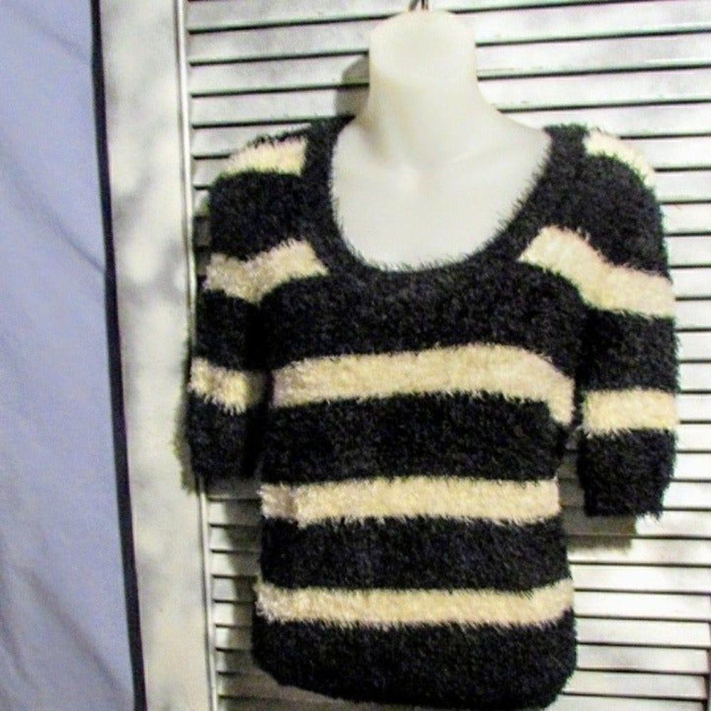 Philosophy XS striped fuzzy sweater - Picture 9 of 11